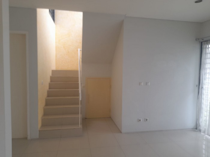 Rumah disewakan di Vassa Residence Lippo Cikarang